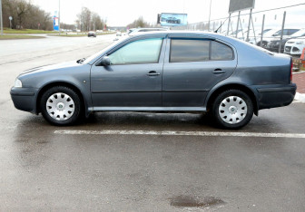 Подержанный автомобиль Skoda Octavia Liftback 2008 года (8 фото)