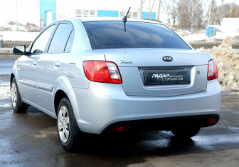 Подержанный автомобиль Kia Rio Sedan 2009 года (4 фото)