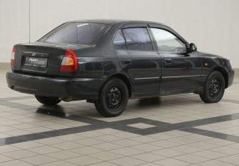 Подержанный автомобиль Hyundai Accent Sedan 2008 года (4 фото)