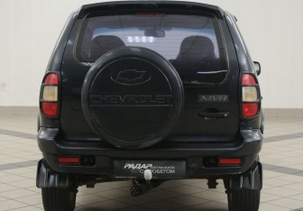 Подержанный автомобиль Chevrolet Niva 2006 года (3 фото)