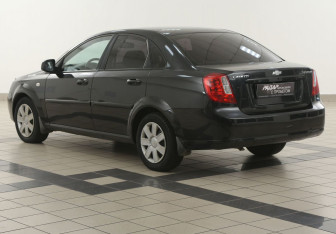Подержанный автомобиль Chevrolet Lacetti Sedan 2011 года (2 фото)