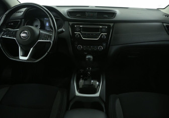 Подержанный автомобиль Nissan Qashqai 2021 года (12 фото)