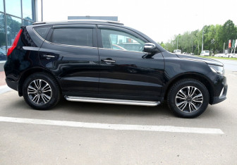 Подержанный автомобиль Geely Emgrand X7 2019 года (7 фото)