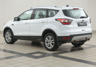 Подержанный автомобиль Ford Kuga 2018 года (2 фото)