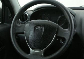 Подержанный автомобиль LADA (ВАЗ) Granta Liftback 2019 года (16 фото)