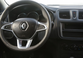 Подержанный автомобиль Renault Logan Sedan 2019 года (13 фото)