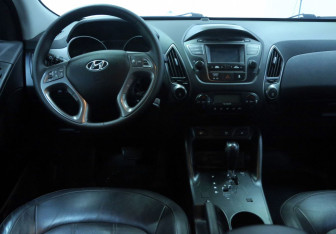 Подержанный автомобиль Hyundai ix35 2014 года (8 фото)