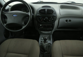 Подержанный автомобиль LADA (ВАЗ) Kalina Wagon 2012 года (12 фото)