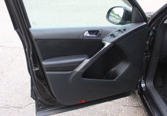 Подержанный автомобиль Volkswagen Tiguan 2008 года (9 фото)