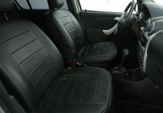 Подержанный автомобиль Renault Sandero 2014 года (10 фото)