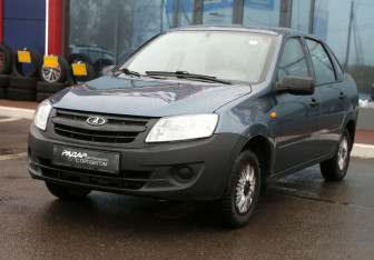 Подержанный автомобиль LADA (ВАЗ) Granta Sedan 2013 года (3 фото)
