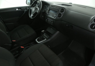Подержанный автомобиль Volkswagen Tiguan 2014 года (9 фото)