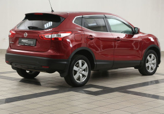 Подержанный автомобиль Nissan Qashqai 2014 года (3 фото)