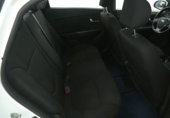 Подержанный автомобиль Kia Rio Sedan 2016 года (11 фото)