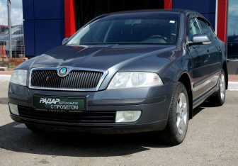 Подержанный автомобиль Skoda Octavia Liftback 2008 года (3 фото)
