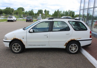 Подержанный автомобиль Fiat Palio Wagon 2000 года (4 фото)