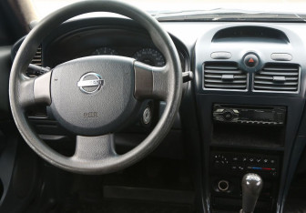 Подержанный автомобиль Nissan Almera Classic 2007 года (14 фото)