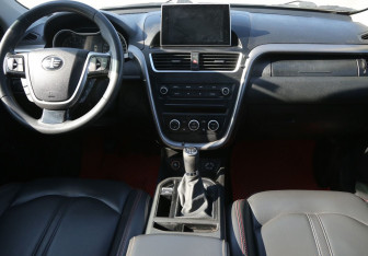 Подержанный автомобиль FAW Besturn X80 2019 года (12 фото)