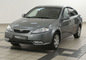 Подержанный автомобиль Daewoo Gentra Sedan 2013 года (8 фото)