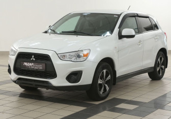 Подержанный автомобиль Mitsubishi ASX 2013 года (8 фото)