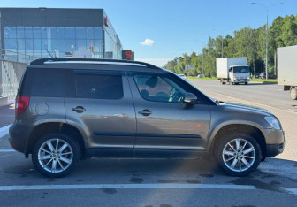 Подержанный автомобиль Skoda Yeti 2011 года (8 фото)