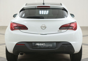 Подержанный автомобиль Opel Astra Hatchback 2012 года (3 фото)