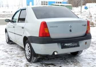 Подержанный автомобиль Renault Logan Sedan 2007 года (4 фото)