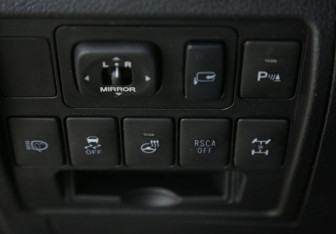 Подержанный автомобиль Toyota Land Cruiser Suv 2013 года (21 фото)