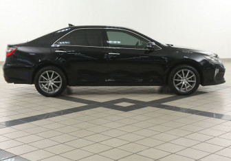 Подержанный автомобиль Toyota Camry Sedan 2017 года (5 фото)