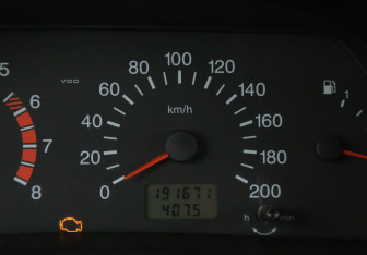 Подержанный автомобиль Chevrolet Niva 2015 года (17 фото)