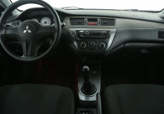 Подержанный автомобиль Mitsubishi Lancer Sedan 2007 года (12 фото)