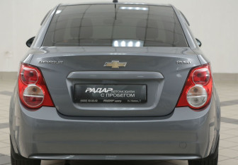 Подержанный автомобиль Chevrolet Aveo Sedan 2013 года (3 фото)