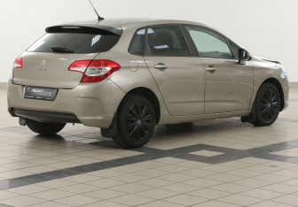 Подержанный автомобиль Citroen C4 Hatchback 2012 года (4 фото)