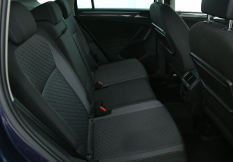 Подержанный автомобиль Volkswagen Tiguan 2017 года (11 фото)