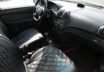 Подержанный автомобиль Chevrolet Aveo Sedan 2006 года (9 фото)