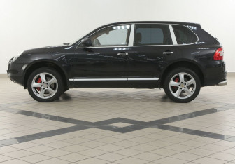 Подержанный автомобиль Porsche Cayenne 2004 года (7 фото)