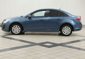 Подержанный автомобиль Chevrolet Cruze Sedan 2013 года (7 фото)