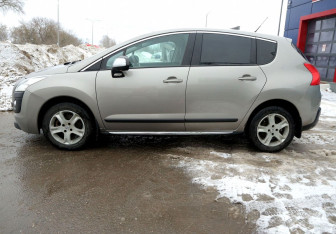 Подержанный автомобиль Peugeot 3008 2010 года (8 фото)