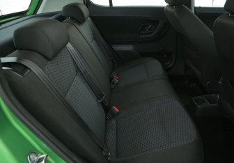 Подержанный автомобиль Skoda Fabia Hatchback 2011 года (11 фото)