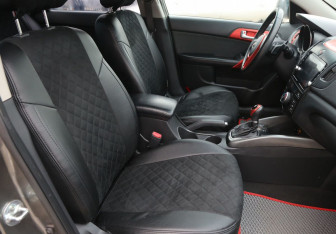 Подержанный автомобиль Kia Cerato Sedan 2011 года (10 фото)