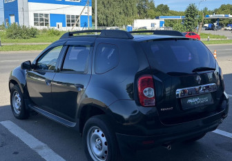 Подержанный автомобиль Renault Duster 2013 года (6 фото)