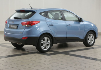 Подержанный автомобиль Hyundai ix35 2012 года (4 фото)