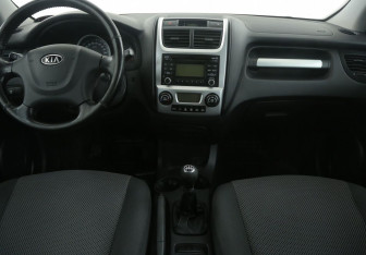Подержанный автомобиль Kia Sportage 2010 года (12 фото)