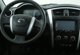 Подержанный автомобиль Datsun on-DO 2015 года (14 фото)