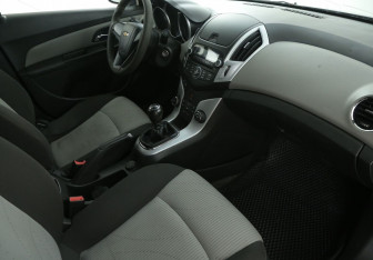 Подержанный автомобиль Chevrolet Cruze Sedan 2015 года (9 фото)