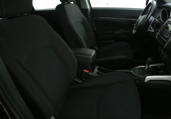 Подержанный автомобиль Mitsubishi ASX 2014 года (10 фото)