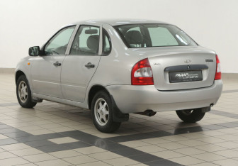 Подержанный автомобиль LADA (ВАЗ) Kalina Sedan 2010 года (2 фото)