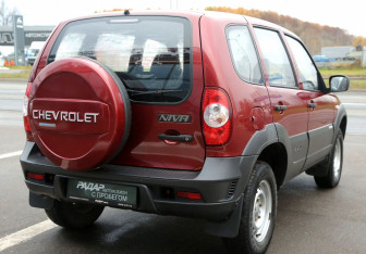 Подержанный автомобиль Chevrolet Niva 2012 года (6 фото)