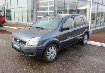 Подержанный автомобиль Ford Fusion 2005 года (7 фото)