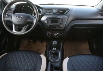 Подержанный автомобиль Kia Rio Sedan 2012 года (12 фото)